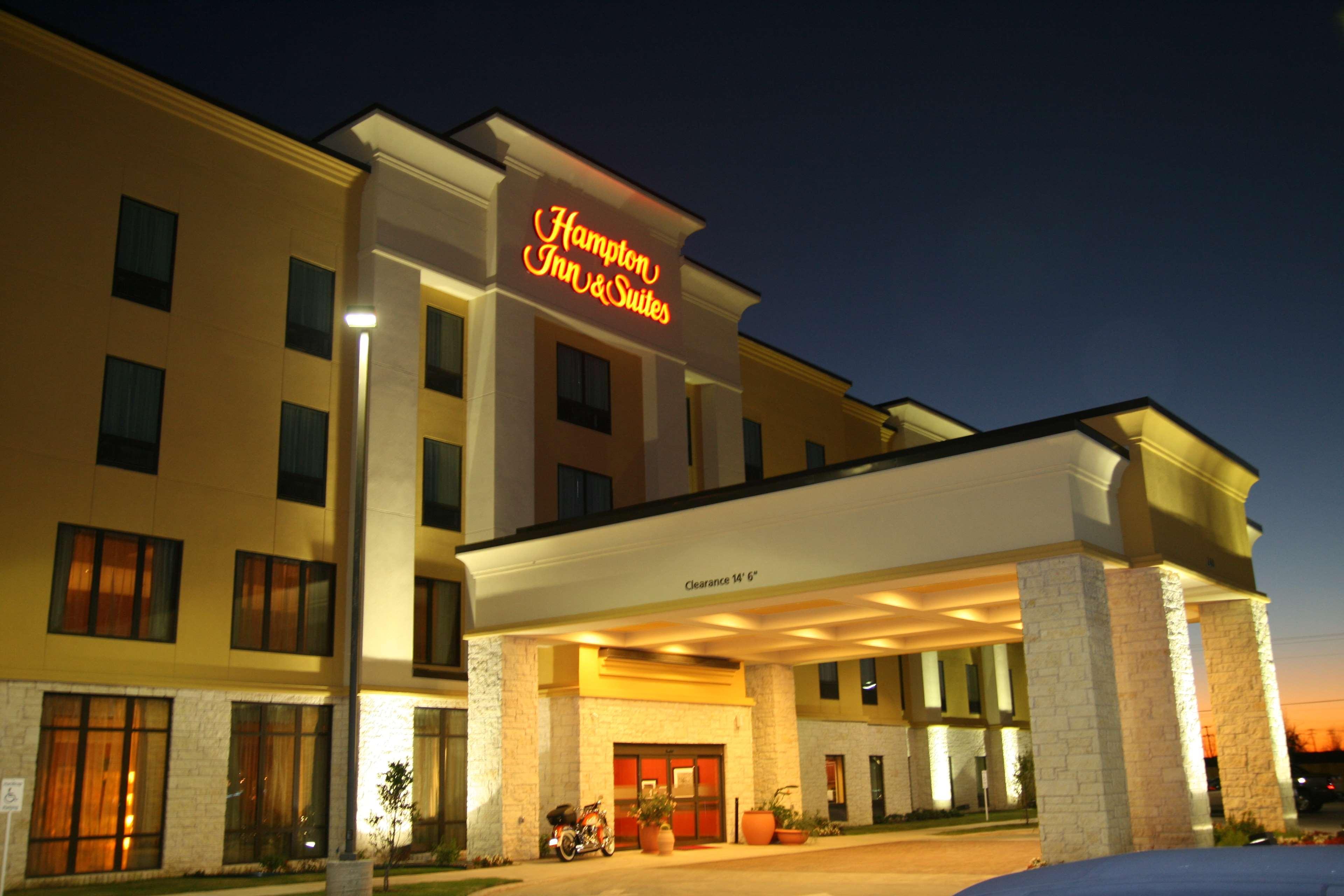Hampton Inn & Suites Bastrop Exteriör bild