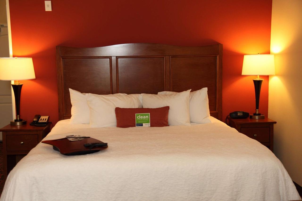 Hampton Inn & Suites Bastrop Exteriör bild
