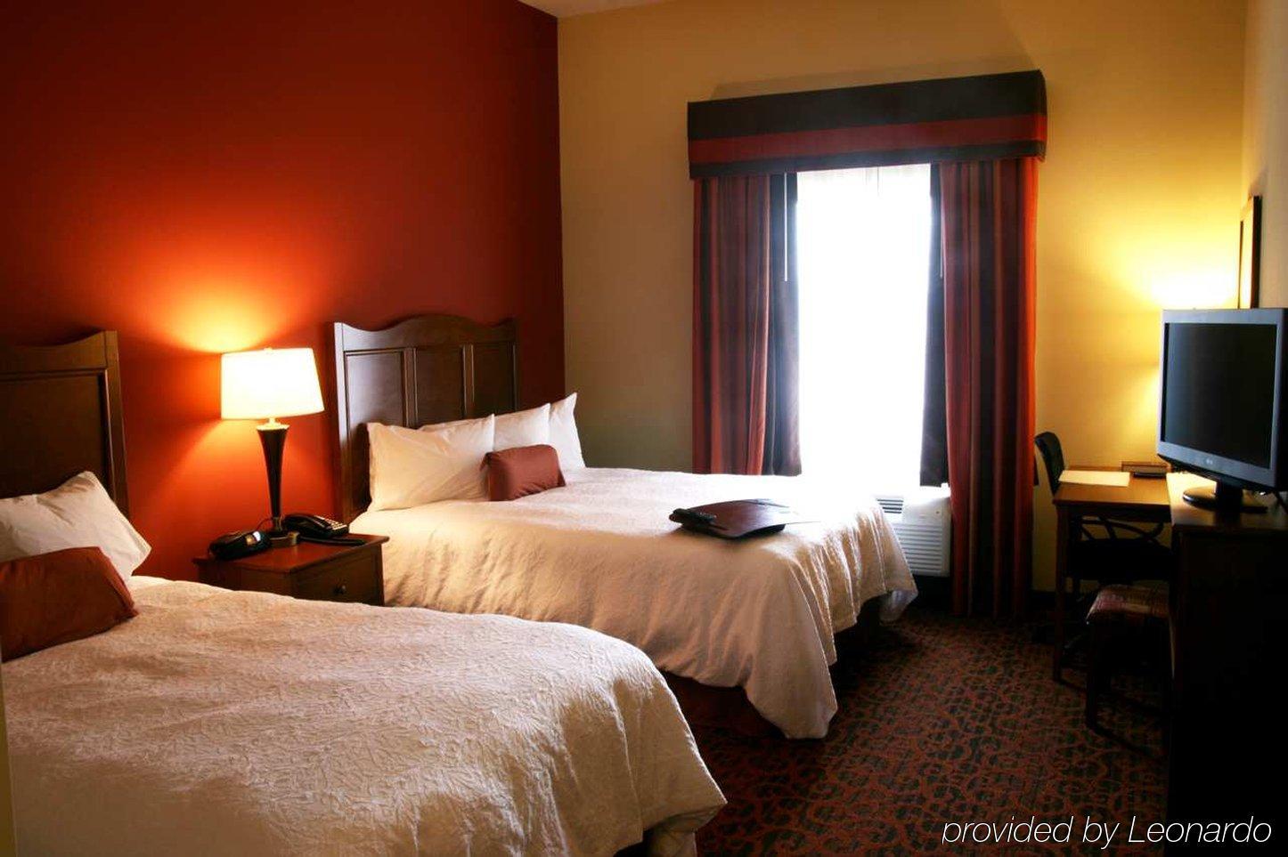 Hampton Inn & Suites Bastrop Rum bild