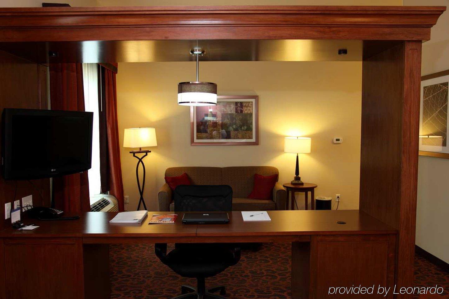 Hampton Inn & Suites Bastrop Rum bild