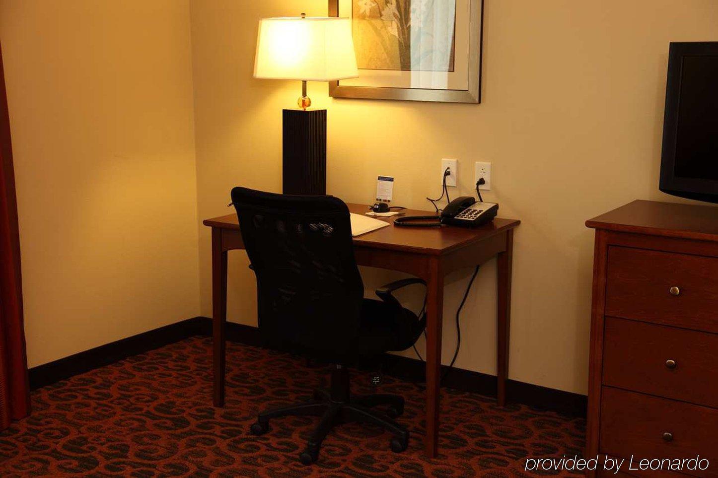Hampton Inn & Suites Bastrop Rum bild